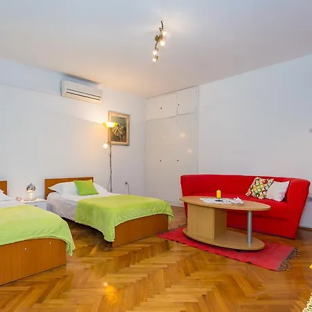 Zapadna Obala Hotell *